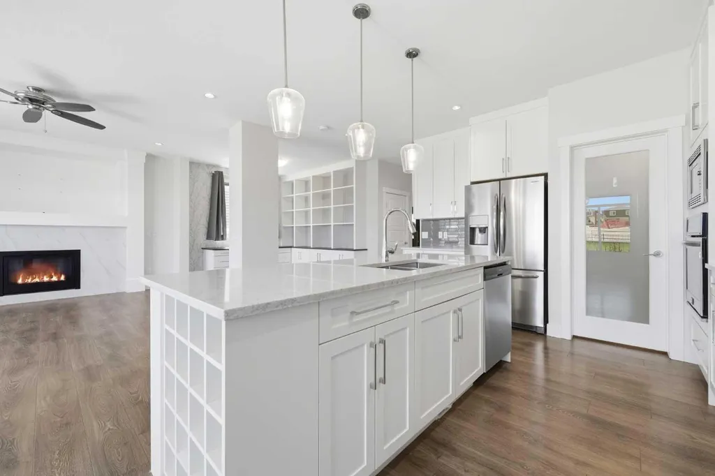 129 Kingsbury Close SE Airdrie AB T4A 0R4