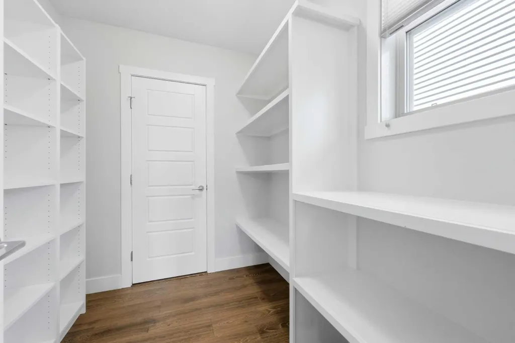 129 Kingsbury Close SE Airdrie AB T4A 0R4