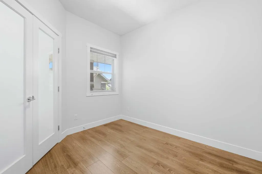 129 Kingsbury Close SE Airdrie AB T4A 0R4
