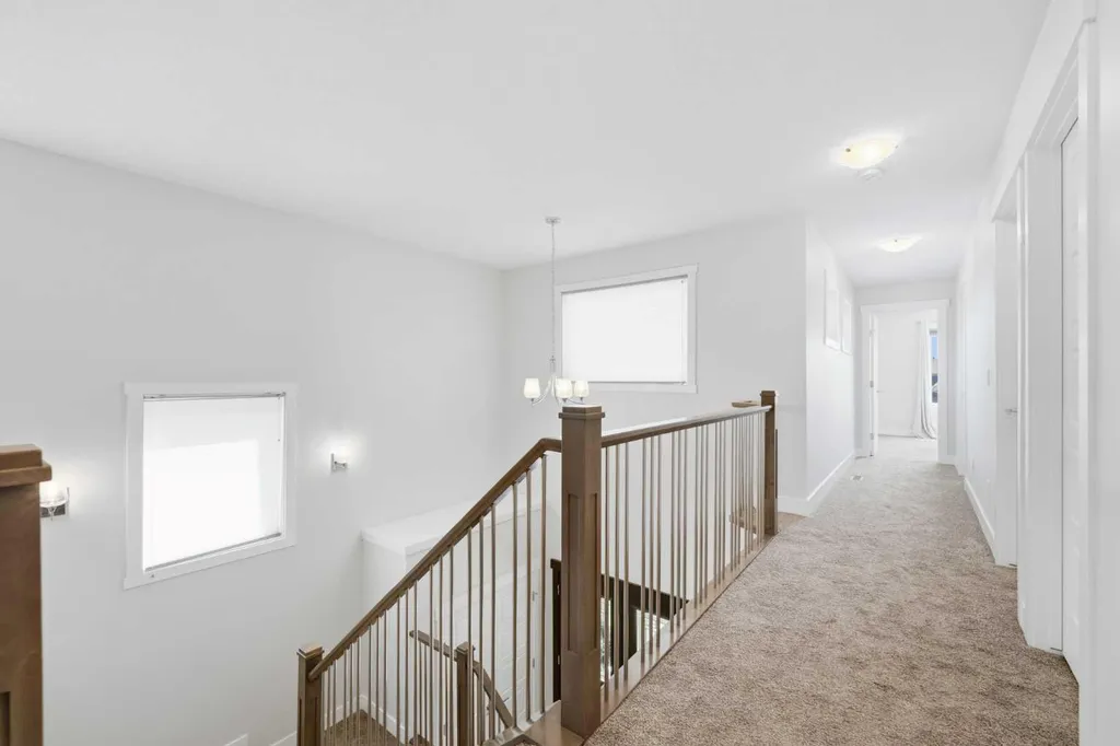 129 Kingsbury Close SE Airdrie AB T4A 0R4