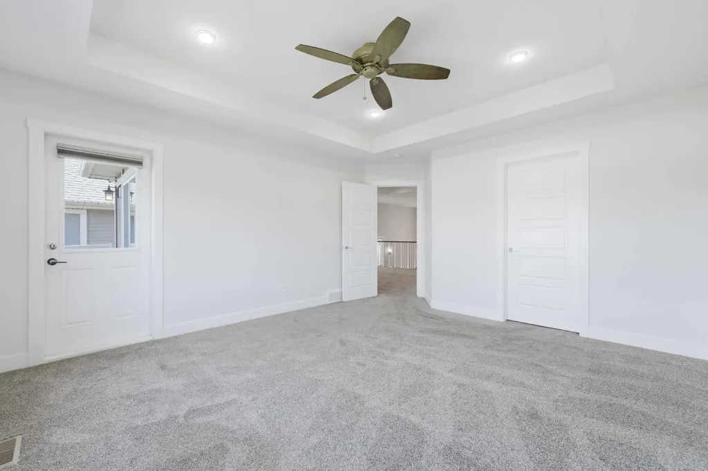129 Kingsbury Close SE Airdrie AB T4A 0R4