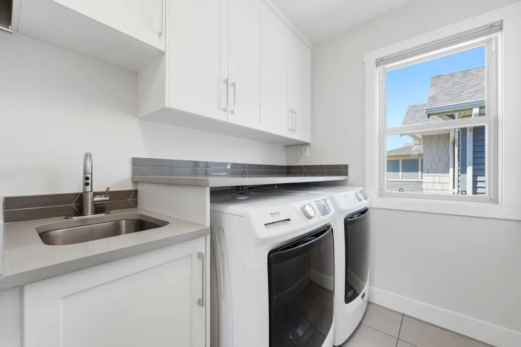 129 Kingsbury Close SE Airdrie AB T4A 0R4