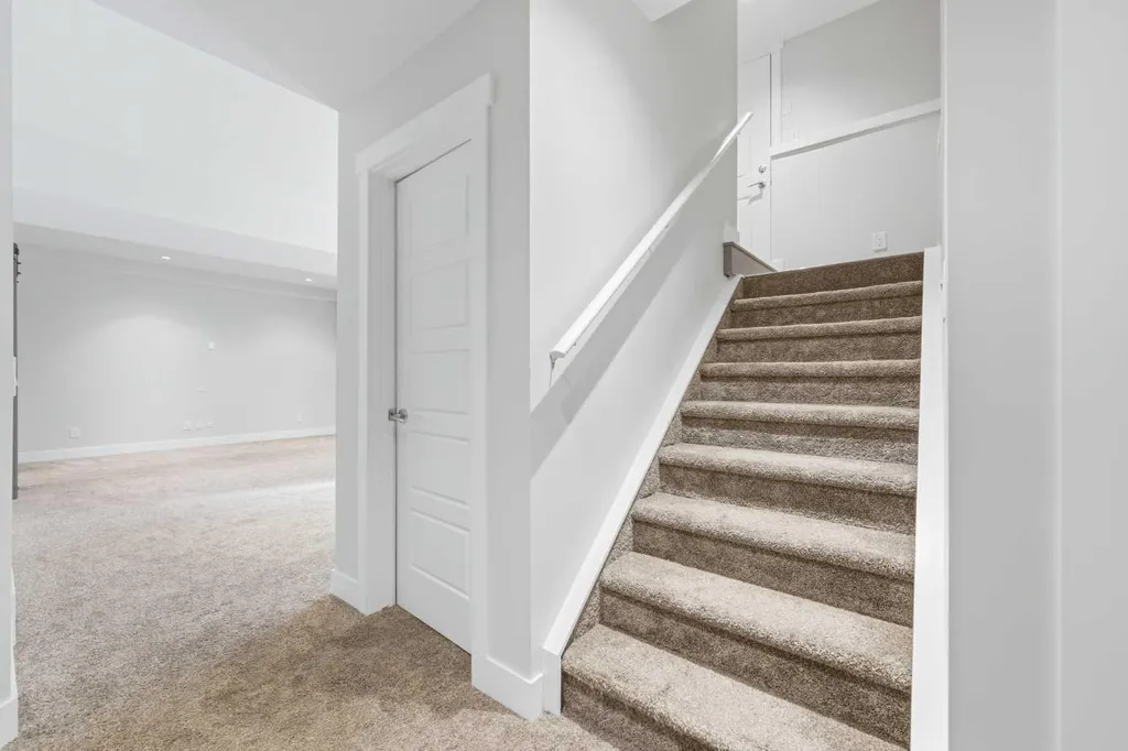 129 Kingsbury Close SE Airdrie AB T4A 0R4