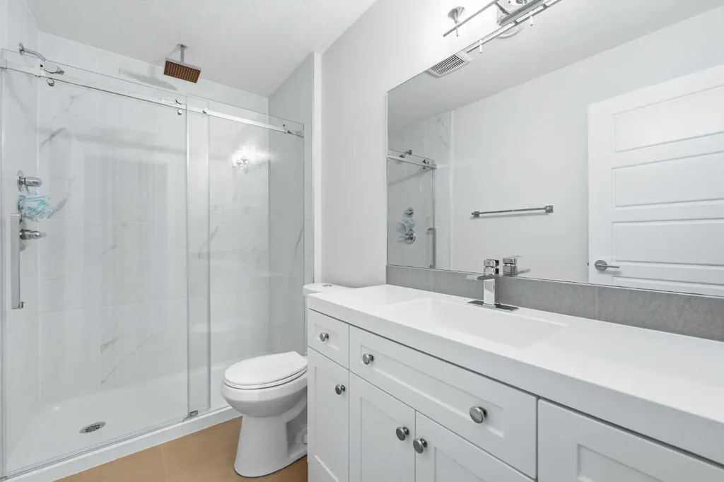 129 Kingsbury Close SE Airdrie AB T4A 0R4