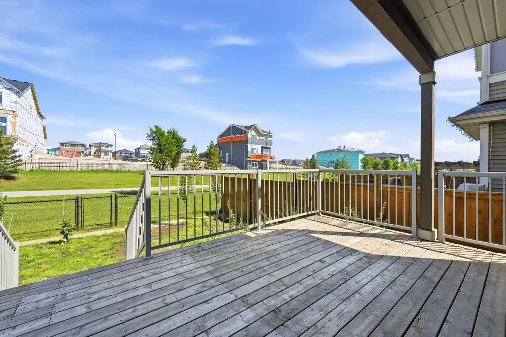 129 Kingsbury Close SE Airdrie AB T4A 0R4