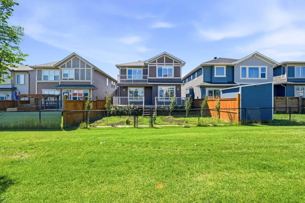 129 Kingsbury Close SE Airdrie AB T4A 0R4