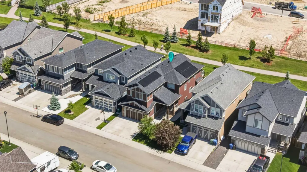 129 Kingsbury Close SE Airdrie AB T4A 0R4