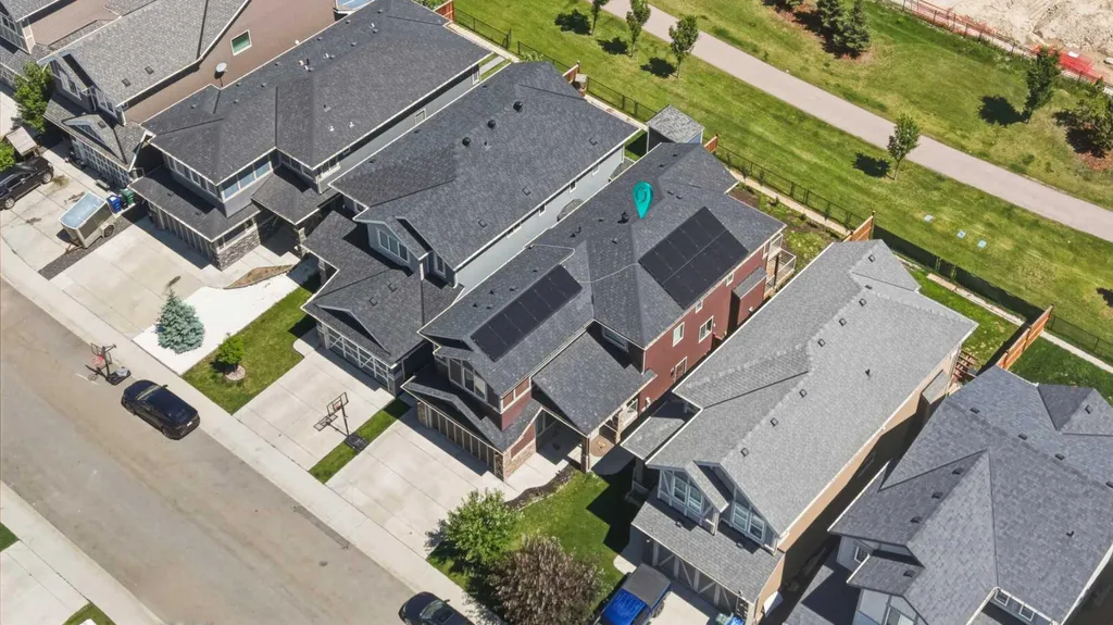 129 Kingsbury Close SE Airdrie AB T4A 0R4