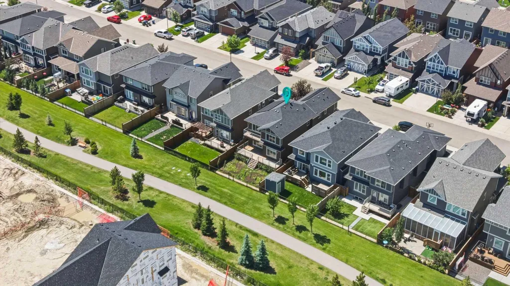 129 Kingsbury Close SE Airdrie AB T4A 0R4