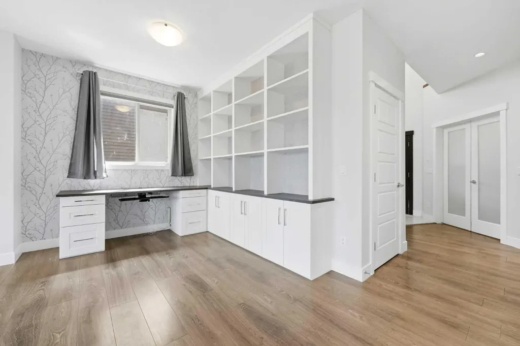129 Kingsbury Close SE Airdrie AB T4A 0R4