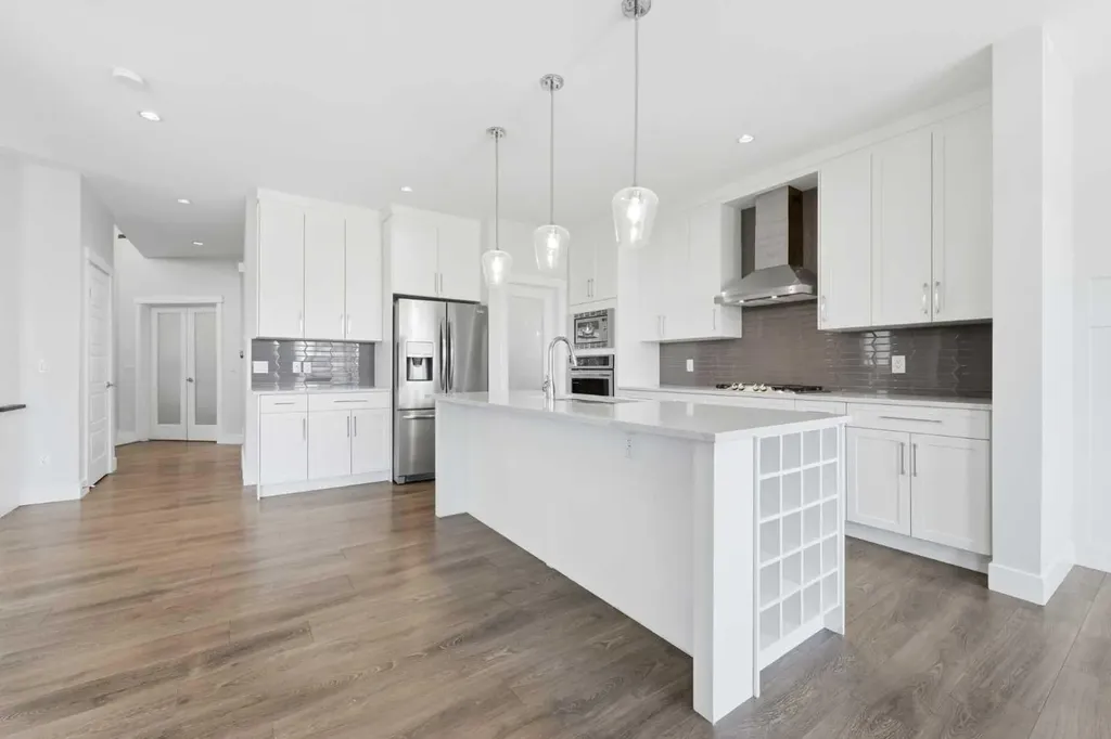 129 Kingsbury Close SE Airdrie AB T4A 0R4