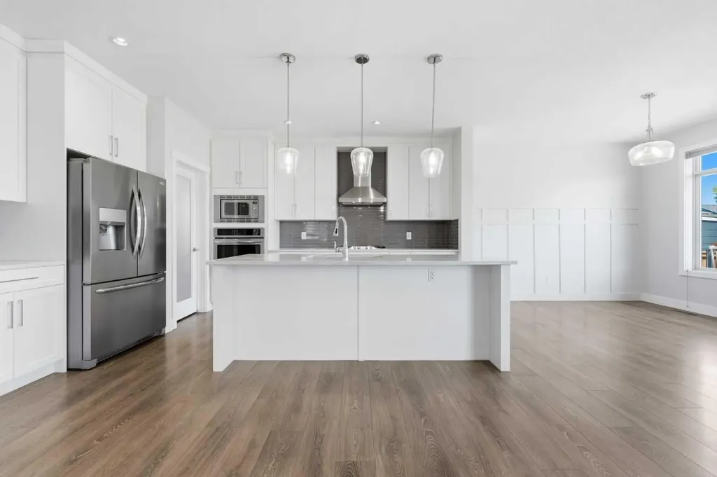 129 Kingsbury Close SE Airdrie AB T4A 0R4