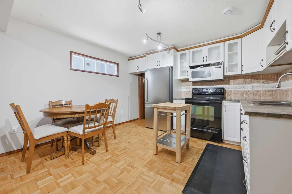 163 Macewan Meadow Way NW Calgary AB T3K 3J1