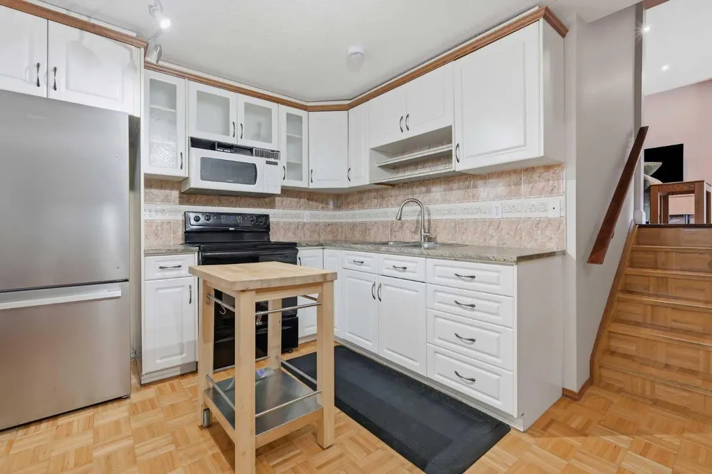163 Macewan Meadow Way NW Calgary AB T3K 3J1