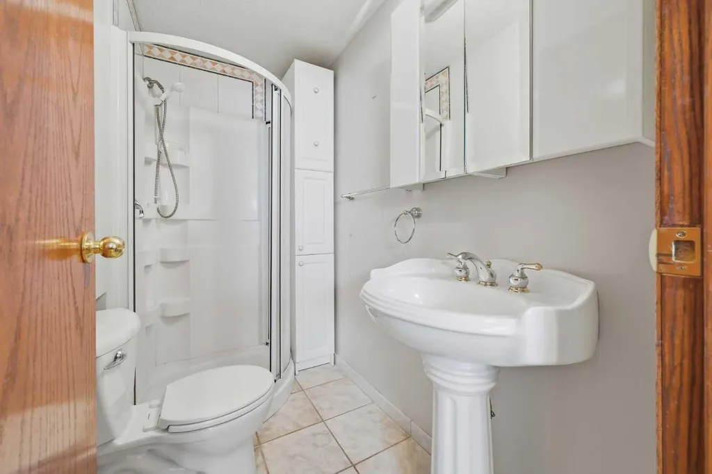163 Macewan Meadow Way NW Calgary AB T3K 3J1