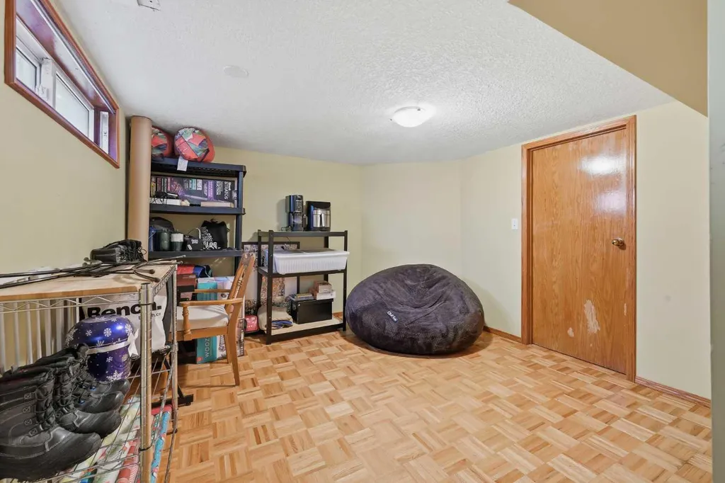 163 Macewan Meadow Way NW Calgary AB T3K 3J1
