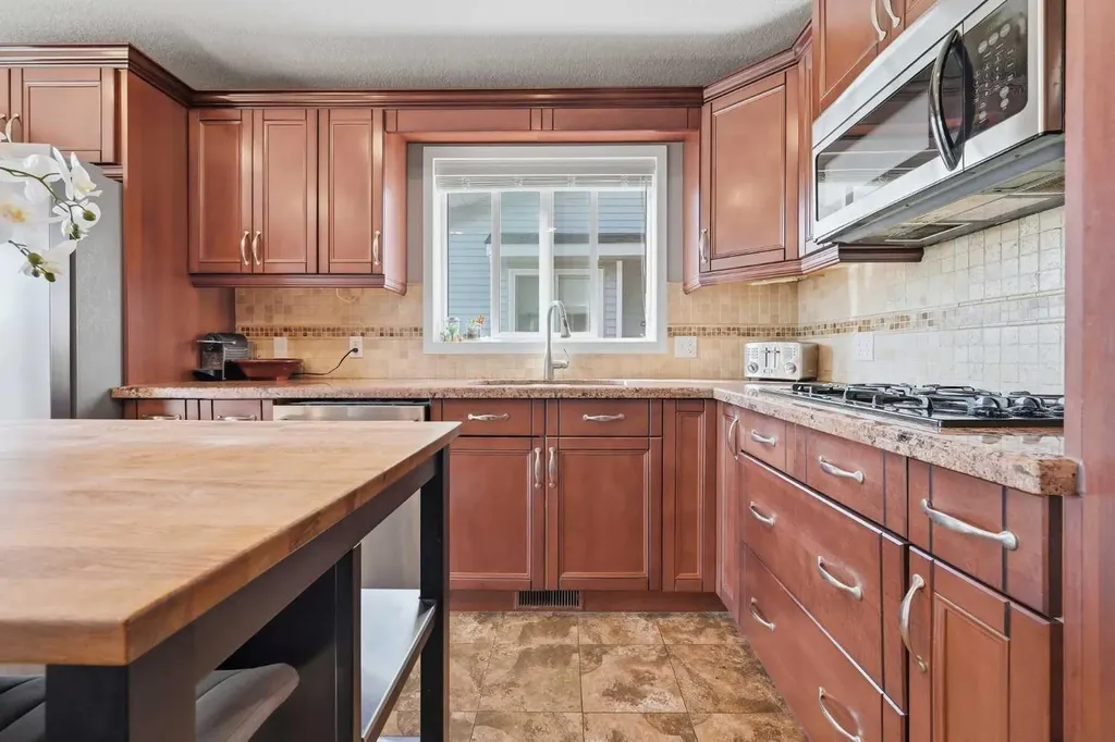 163 Macewan Meadow Way NW Calgary AB T3K 3J1