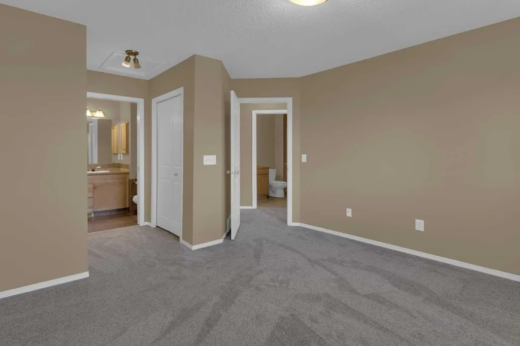 800 Yankee Valley Boulevard SE Airdrie AB T4A2L2