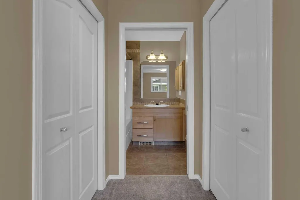 800 Yankee Valley Boulevard SE Airdrie AB T4A2L2