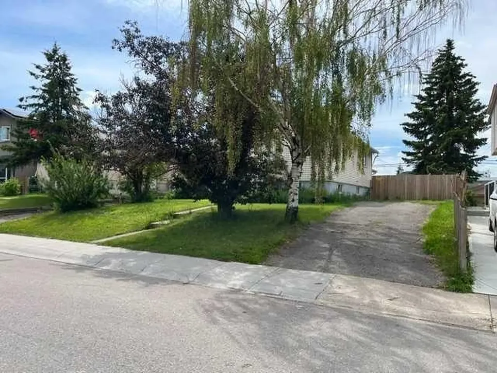 2715 14 Avenue SE Calgary AB T2A 0J7