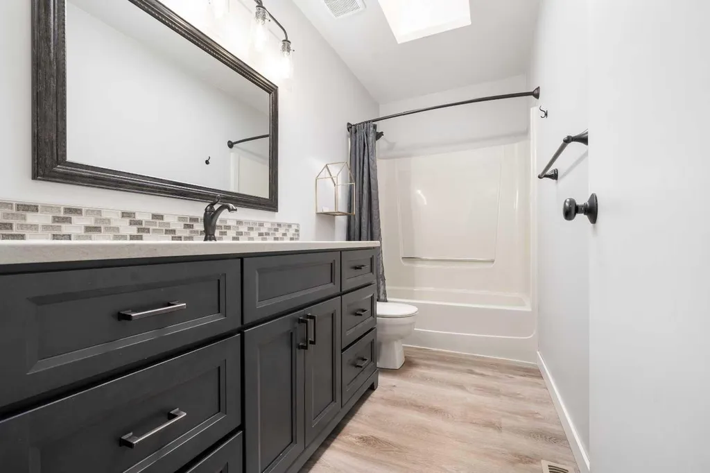 11 Taylor Crescent SE Medicine Hat AB T1B3X5