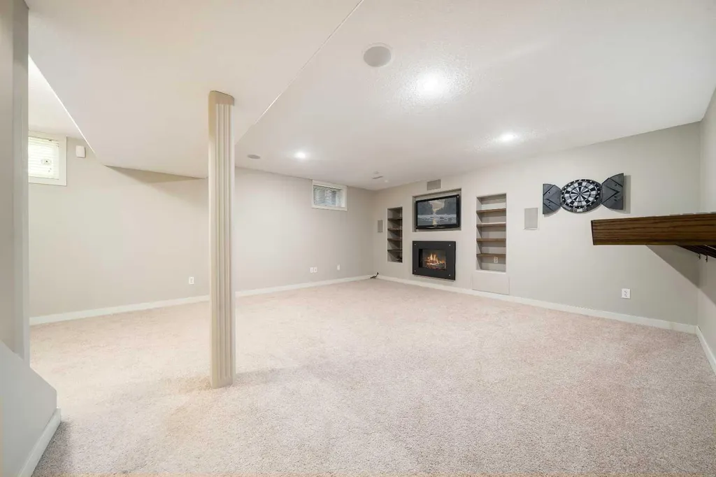 11 Taylor Crescent SE Medicine Hat AB T1B3X5