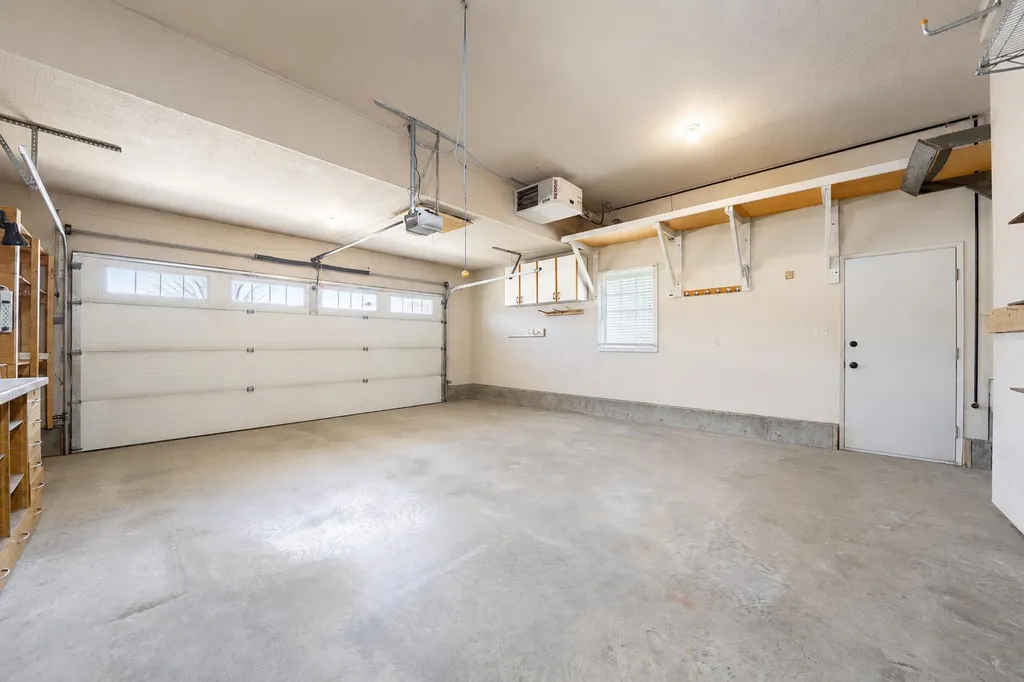 11 Taylor Crescent SE Medicine Hat AB T1B3X5