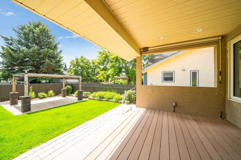 11 Taylor Crescent SE Medicine Hat AB T1B3X5
