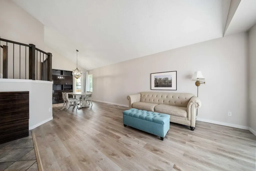 11 Taylor Crescent SE Medicine Hat AB T1B3X5