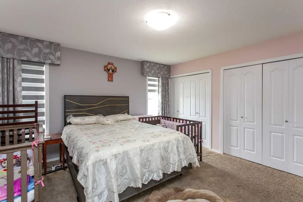 71 Vanier Drive Red Deer AB T4R 0G3