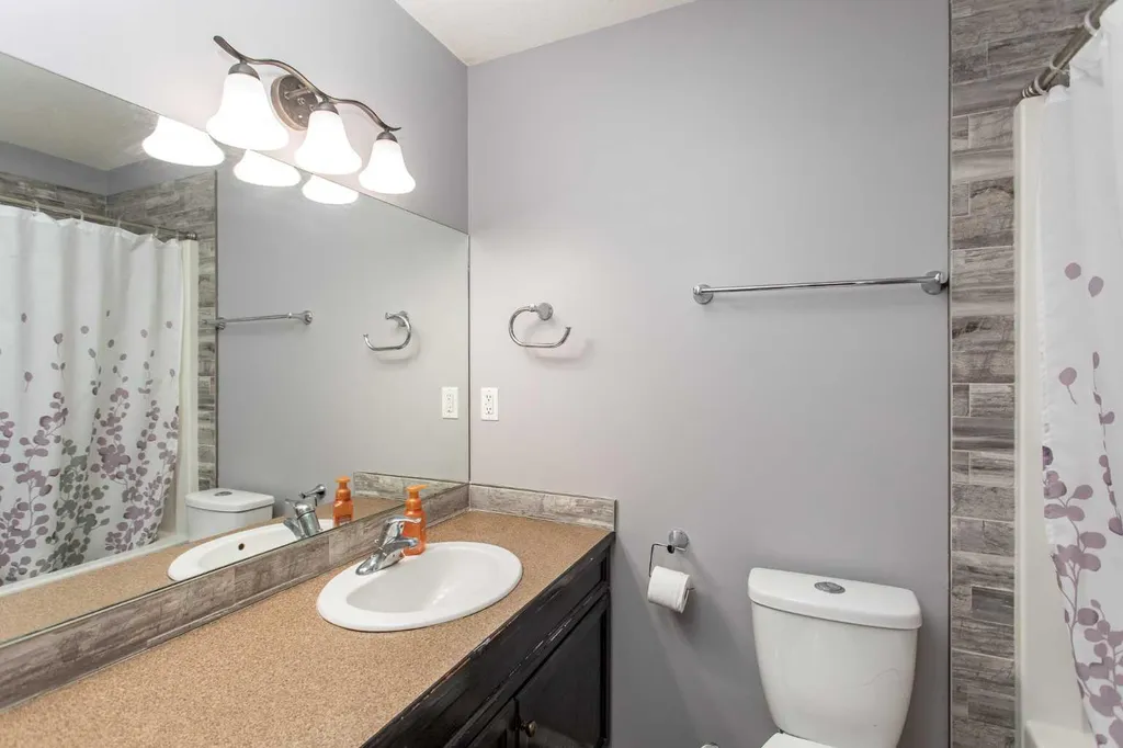 71 Vanier Drive Red Deer AB T4R 0G3