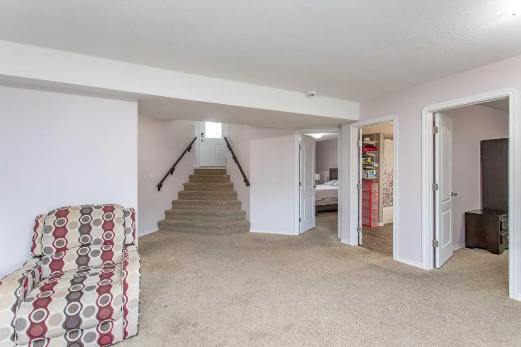 71 Vanier Drive Red Deer AB T4R 0G3