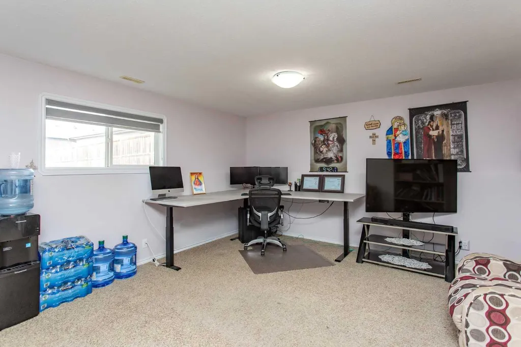 71 Vanier Drive Red Deer AB T4R 0G3