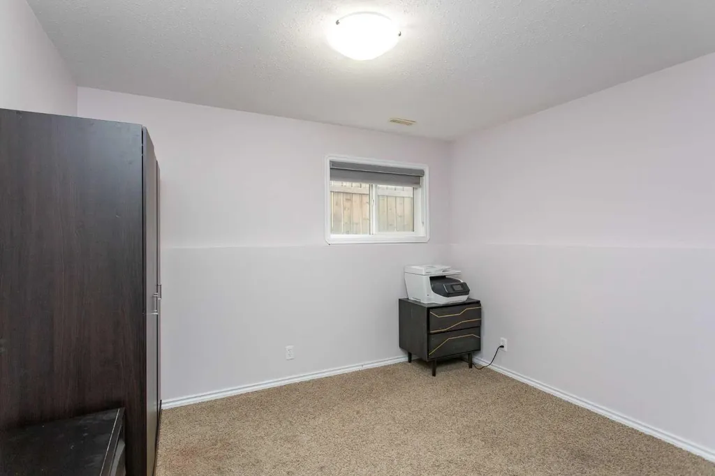 71 Vanier Drive Red Deer AB T4R 0G3