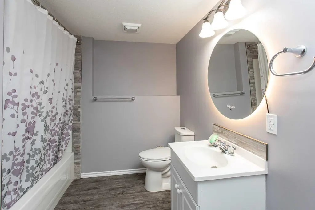 71 Vanier Drive Red Deer AB T4R 0G3
