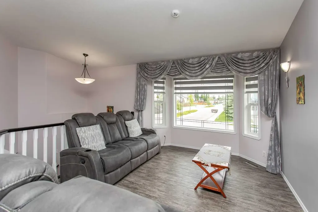 71 Vanier Drive Red Deer AB T4R 0G3