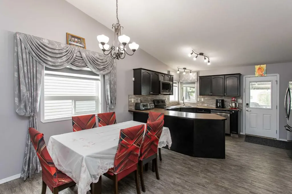71 Vanier Drive Red Deer AB T4R 0G3