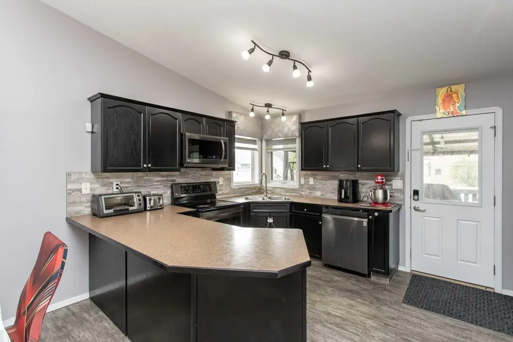 71 Vanier Drive Red Deer AB T4R 0G3