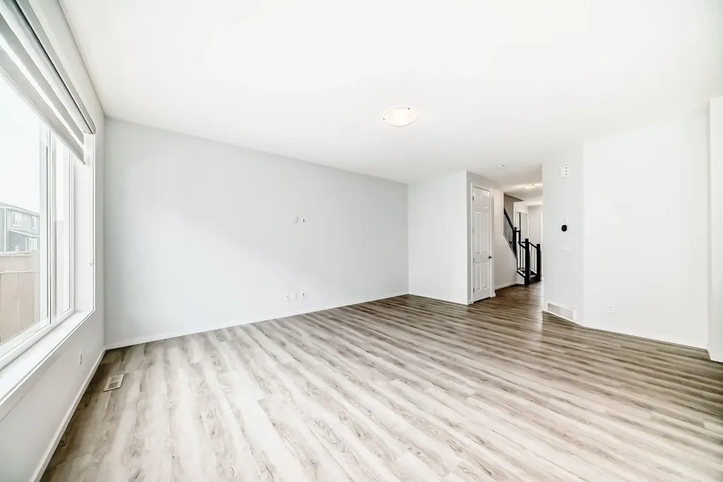140 Carringham Road NW Calgary AB T3P1V3