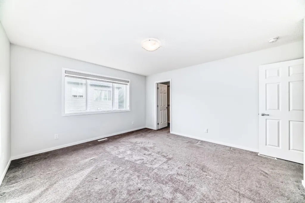 140 Carringham Road NW Calgary AB T3P1V3