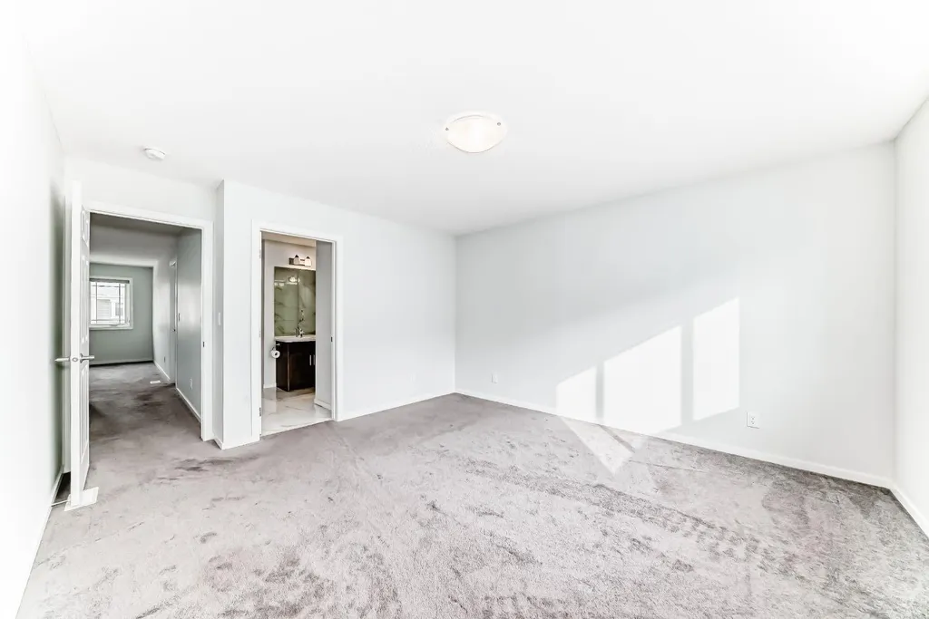 140 Carringham Road NW Calgary AB T3P1V3