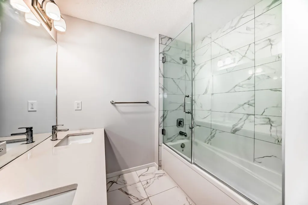 140 Carringham Road NW Calgary AB T3P1V3