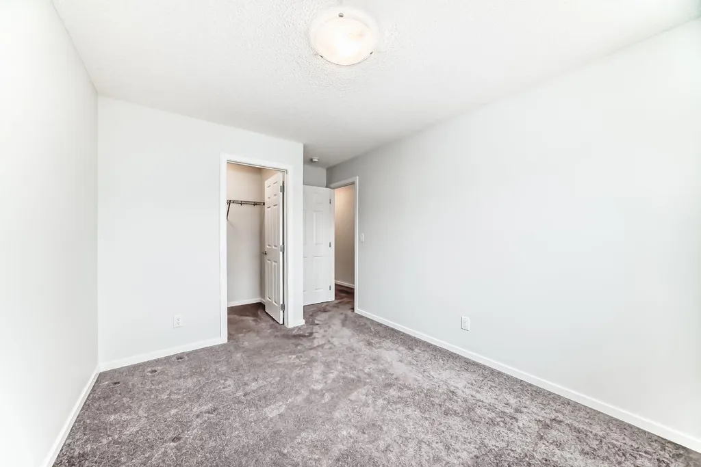 140 Carringham Road NW Calgary AB T3P1V3