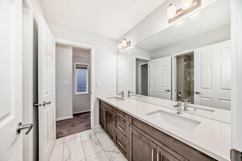 140 Carringham Road NW Calgary AB T3P1V3