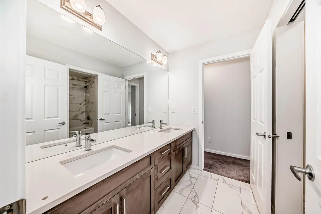140 Carringham Road NW Calgary AB T3P1V3
