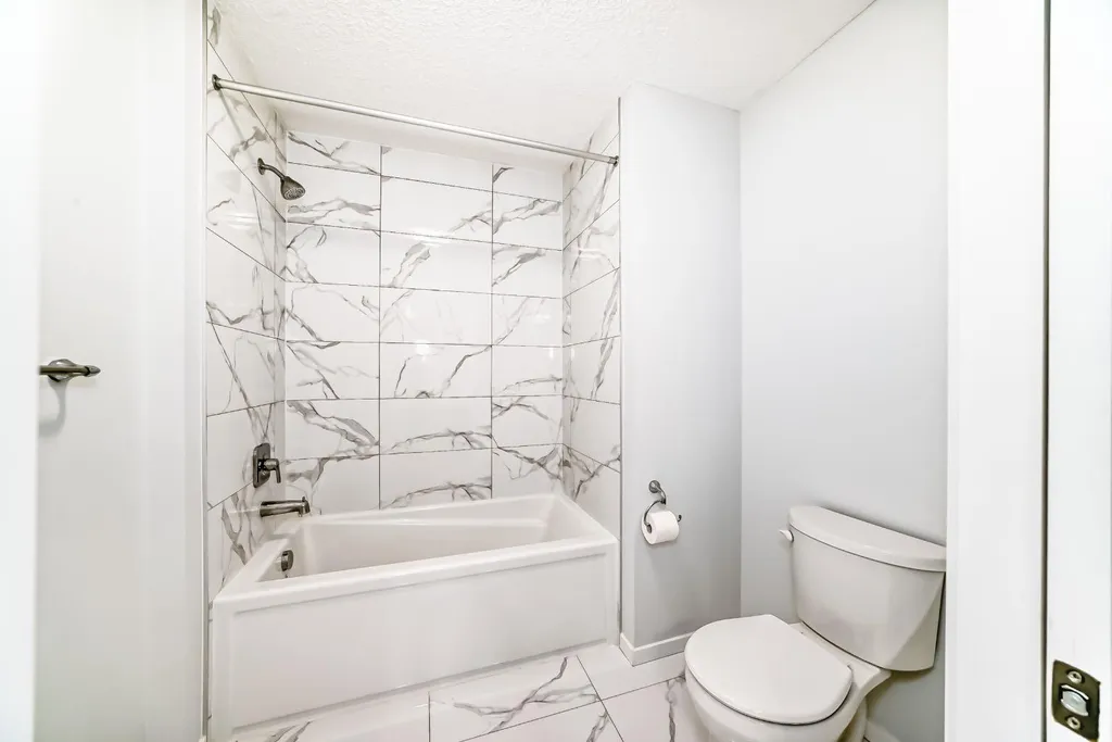 140 Carringham Road NW Calgary AB T3P1V3