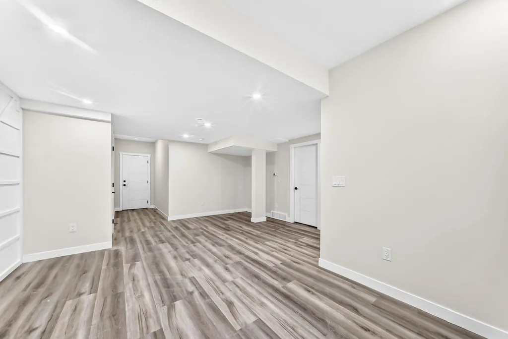140 Carringham Road NW Calgary AB T3P1V3