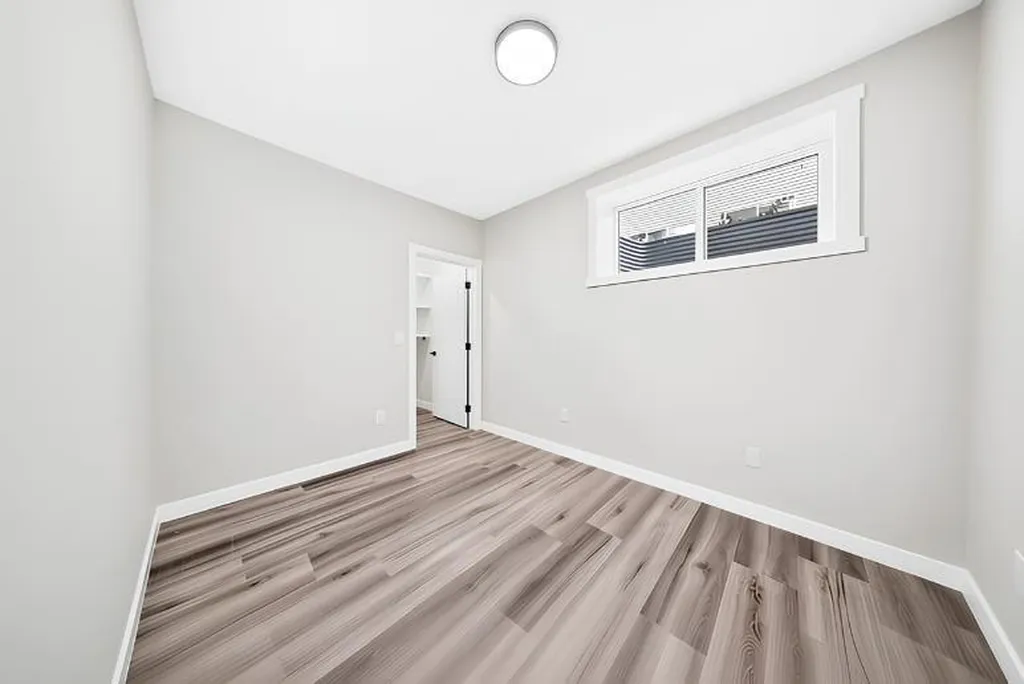 140 Carringham Road NW Calgary AB T3P1V3