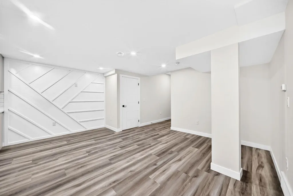 140 Carringham Road NW Calgary AB T3P1V3