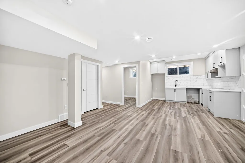 140 Carringham Road NW Calgary AB T3P1V3